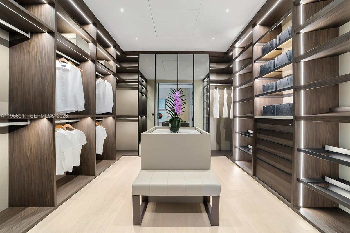 Interior, Recessed Lighting, Walk-in Closets, Wood Texture Flooring