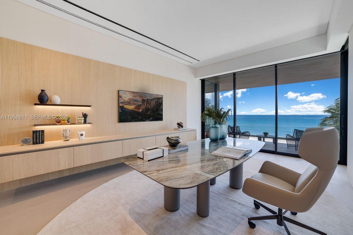 Interior, Living room, Water