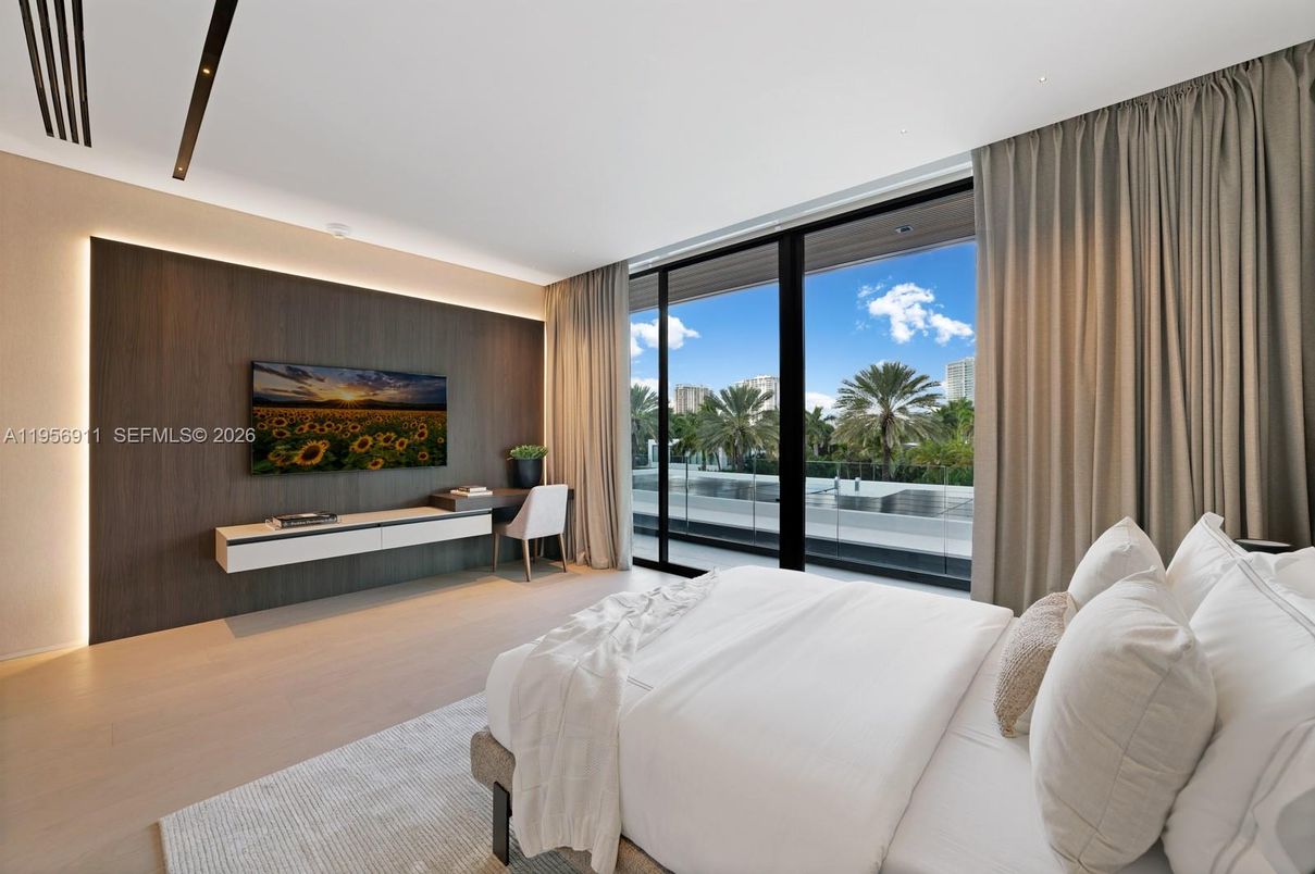 Bedroom, Home Office, Interior, Recessed Lighting, Wood Texture Flooring