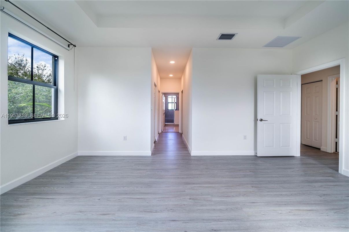 Empty room, Interior, Recessed Lighting, Wood Texture Flooring