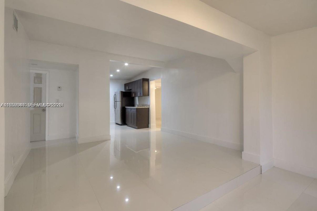 Empty room, Interior, Kitchen, Recessed Lighting