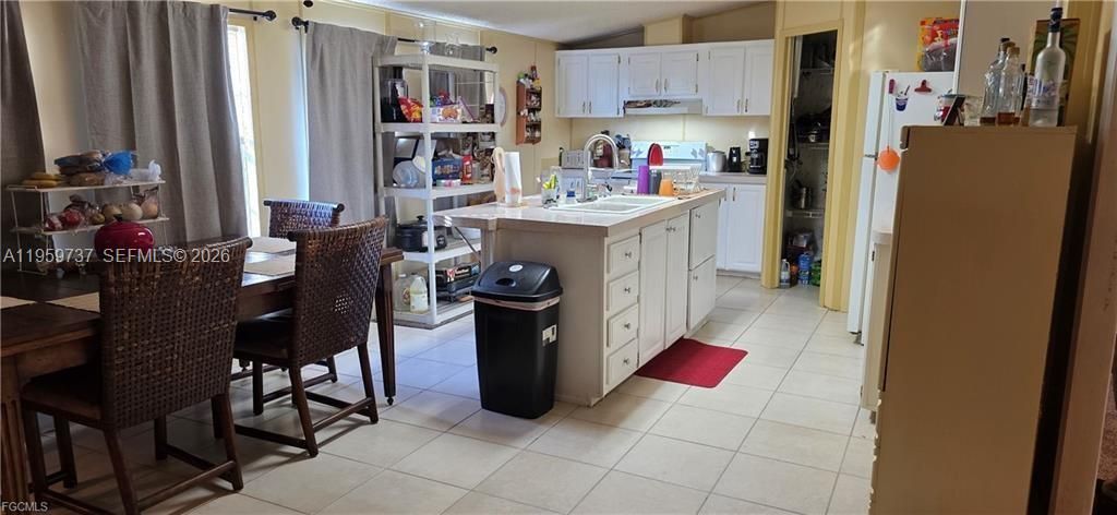 Dining room, Interior, Kitchen, Tile Countertops