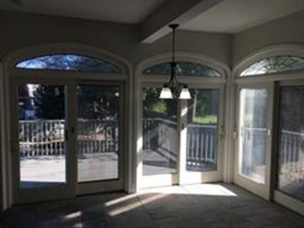 Chandelier, Interior