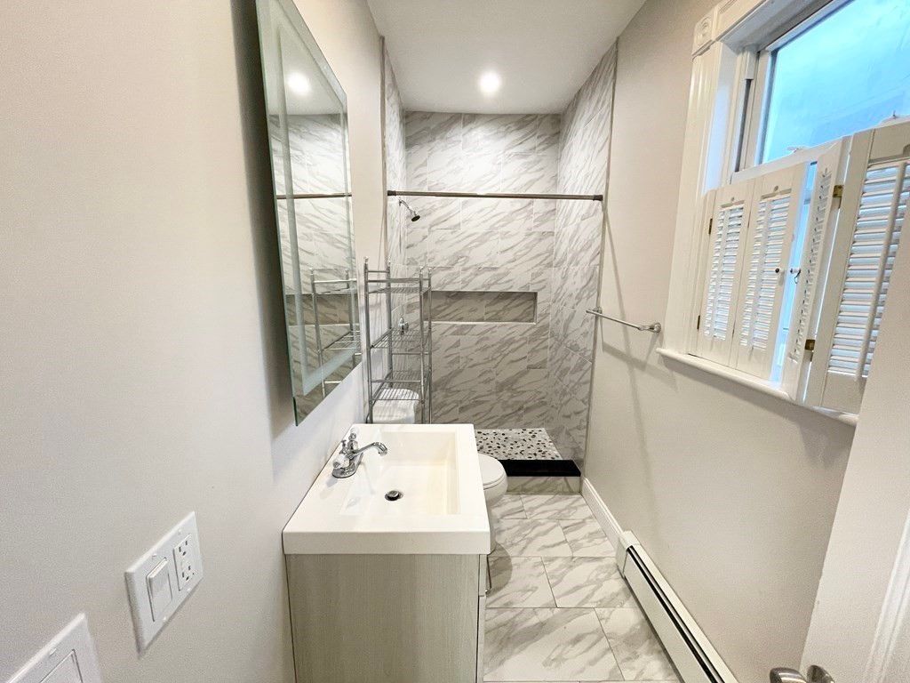 Bathroom, Interior, Marble, Marble Walls, Recessed Lighting