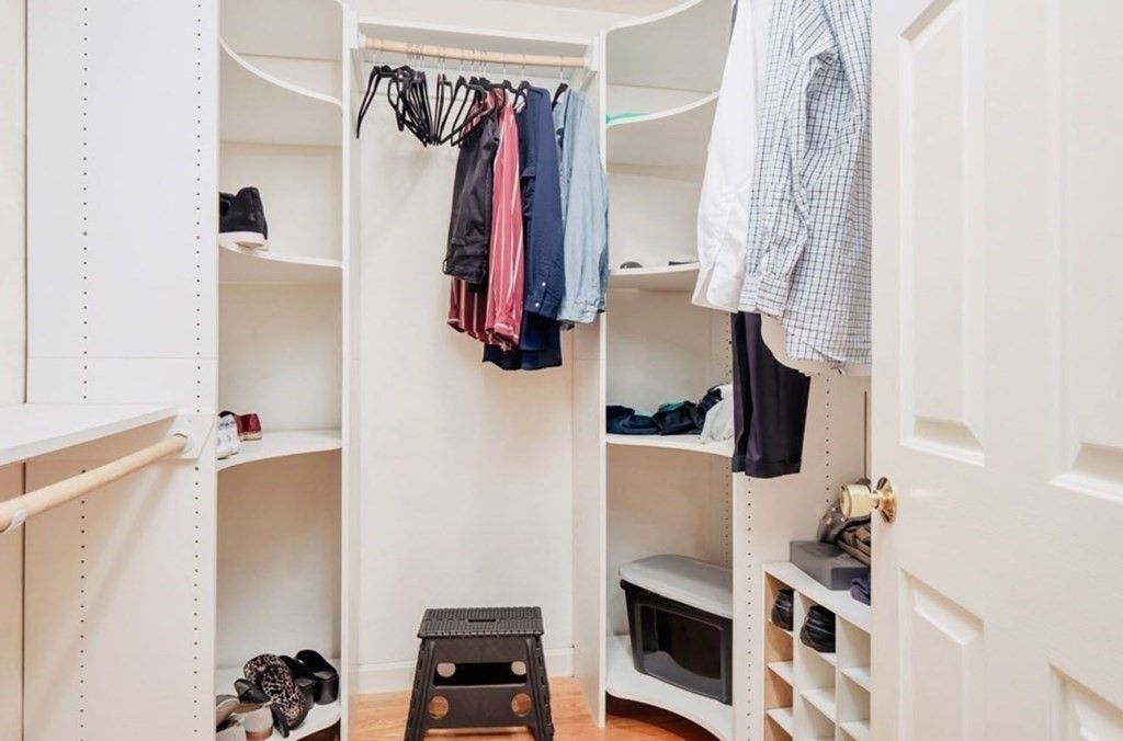 Interior, Walk-in Closets, Wood Texture Flooring