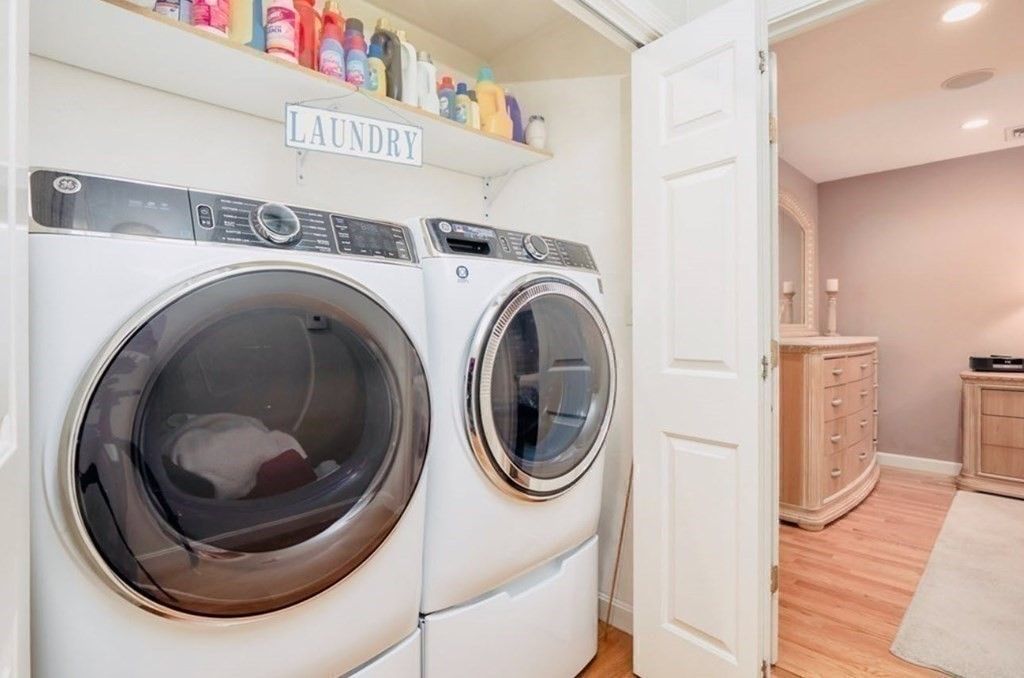 Interior, Recessed Lighting, Utility Closets, Washer, Wood Texture Flooring