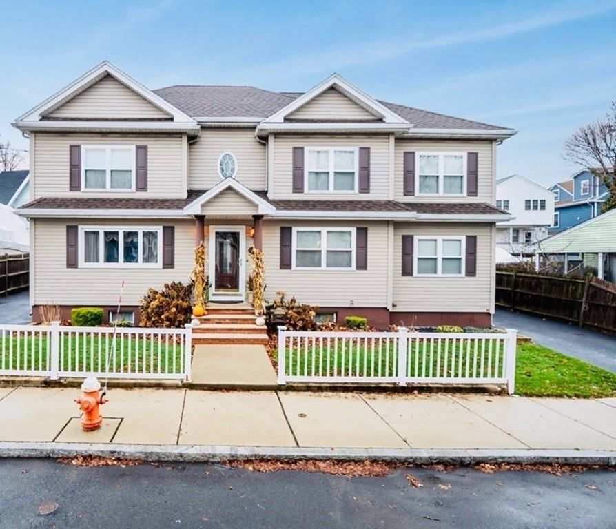 Exterior, Facade, Queen Anne Victorian