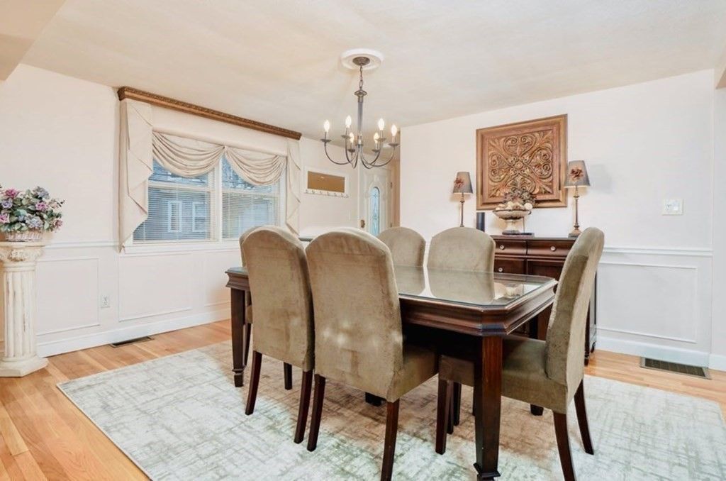 Chandelier, Dining room, Interior, Wood Texture Flooring