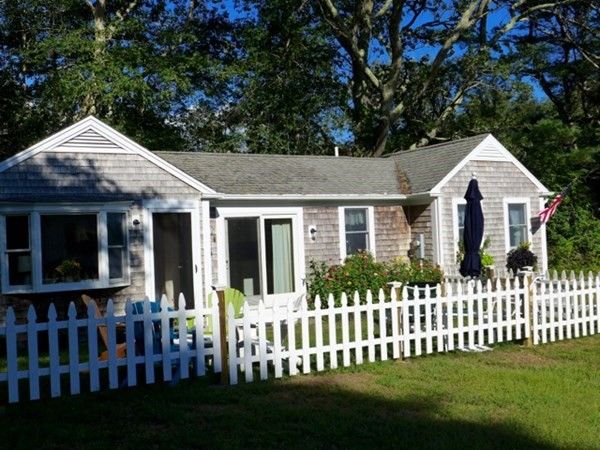 Backyard, Exterior, Facade, Ranch