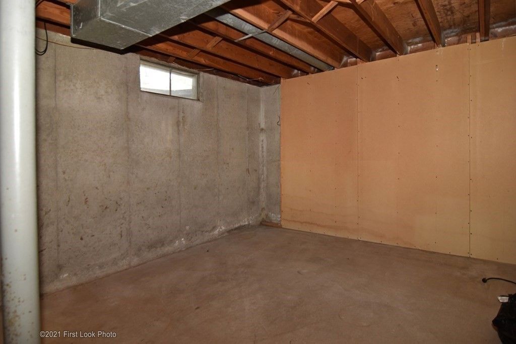 Empty room, Interior, Wooden Beams, Wooden Ceilings