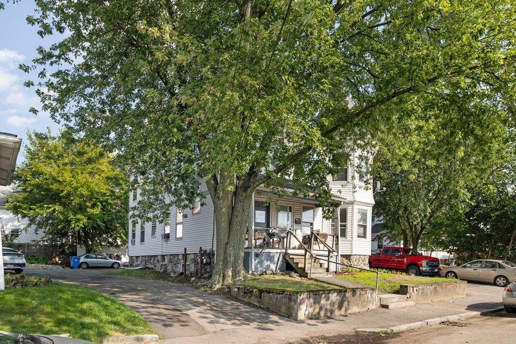 Exterior, Facade, None