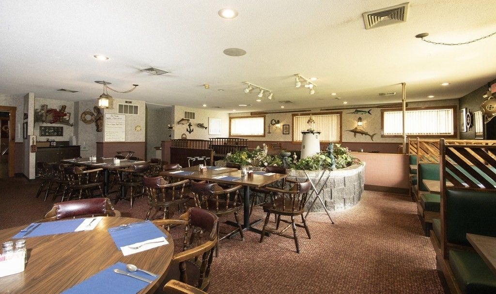 Dining room, Interior, Pendant Lights, Recessed Lighting