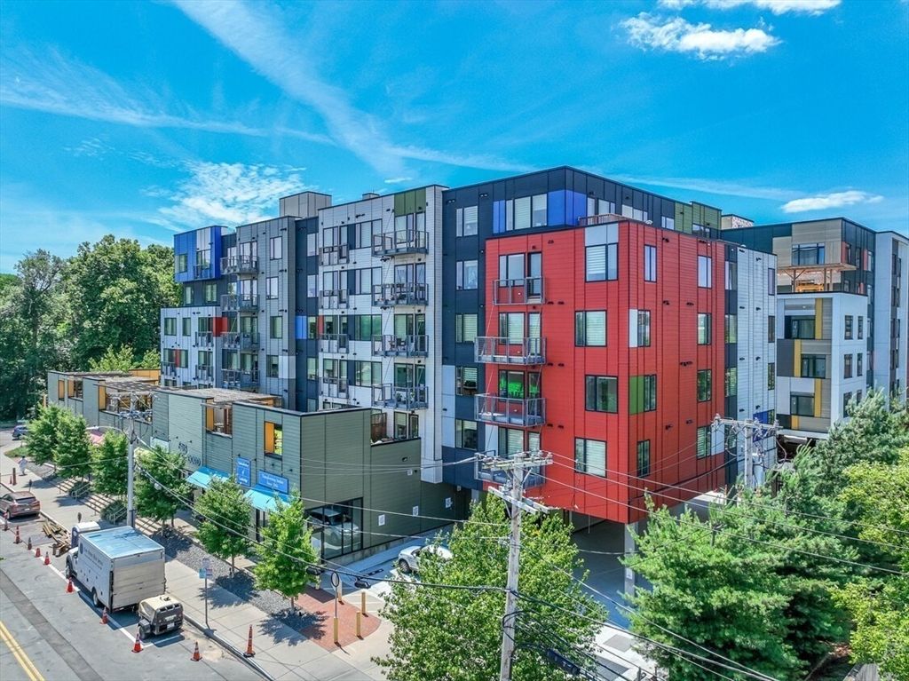 Exterior, Facade, Condo Building