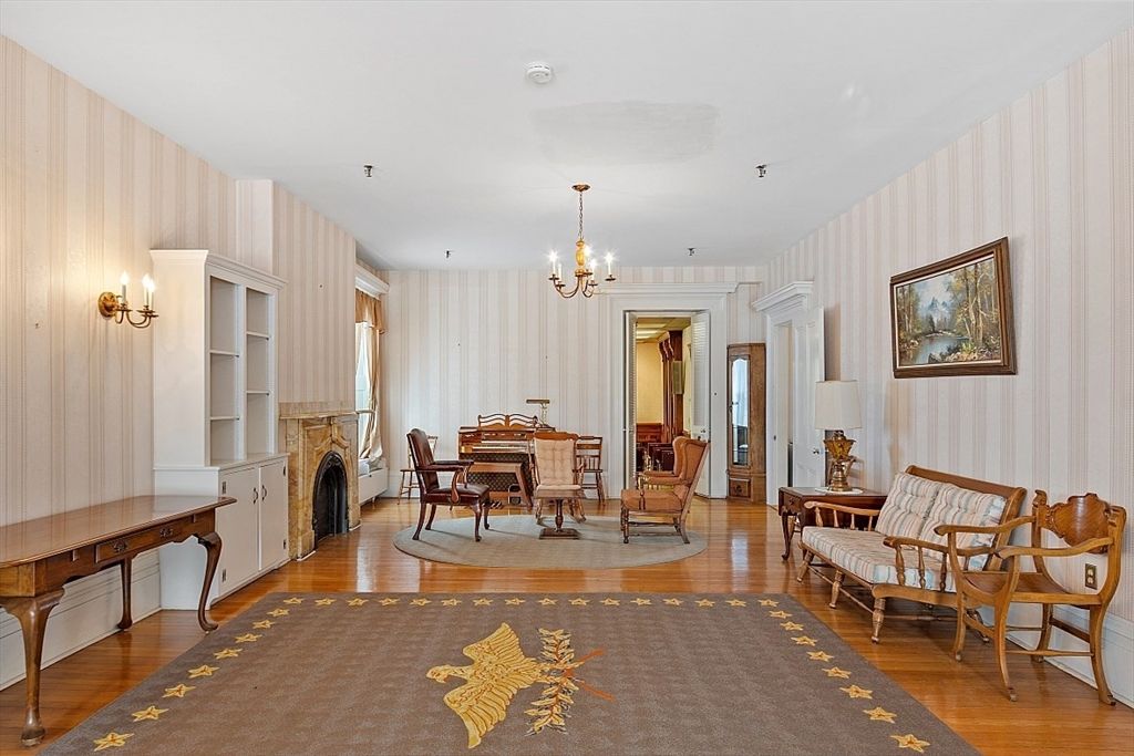 Chandelier, Dining room, Fireplace, Interior, Wood Texture Flooring
