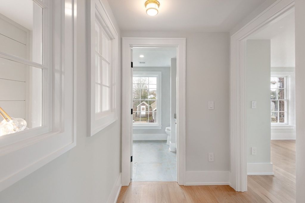 Bathroom, Interior, Recessed Lighting, Wood Texture Flooring