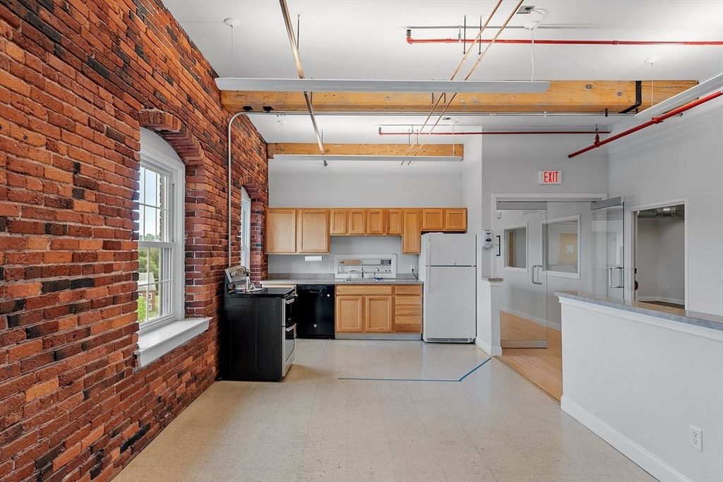 Interior, Kitchen, Pendant Lights, Stone Walls