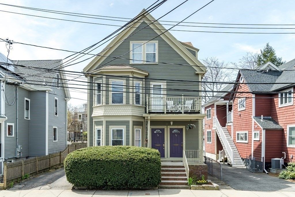 Exterior, Facade, Queen Anne Victorian