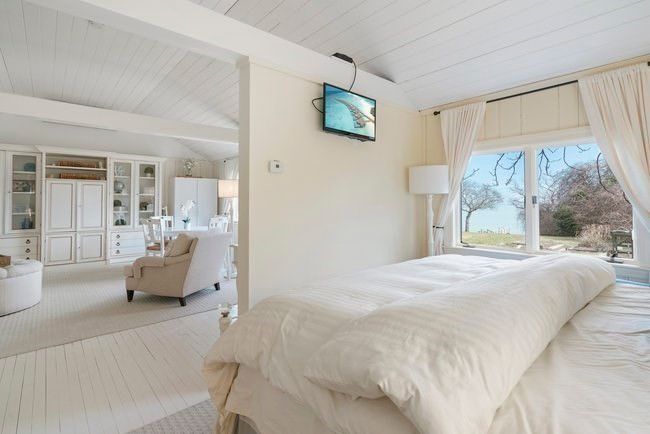 Bedroom, Interior, Water