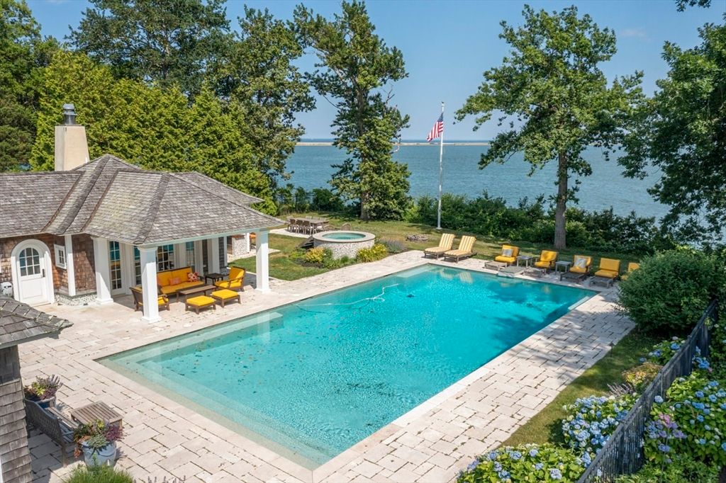 Exterior, Pool, Water
