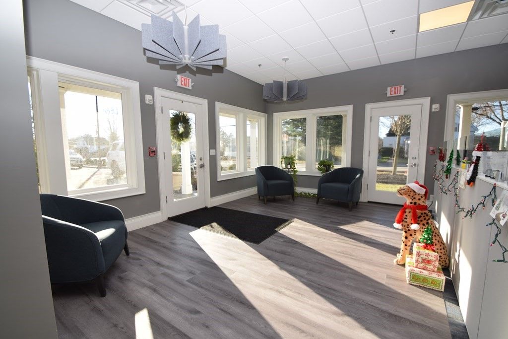 Interior, Pendant Lights, Recessed Lighting, Wood Texture Flooring
