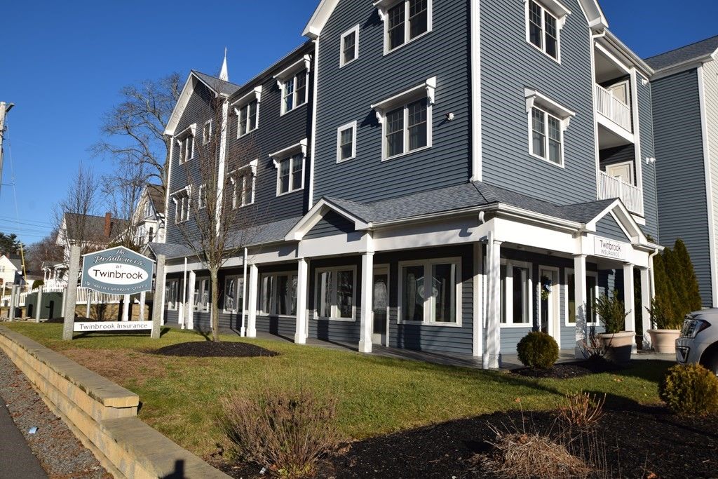 Exterior, Facade, Rowhouse