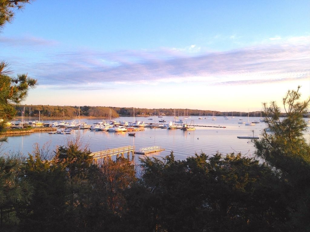 Exterior, Lake