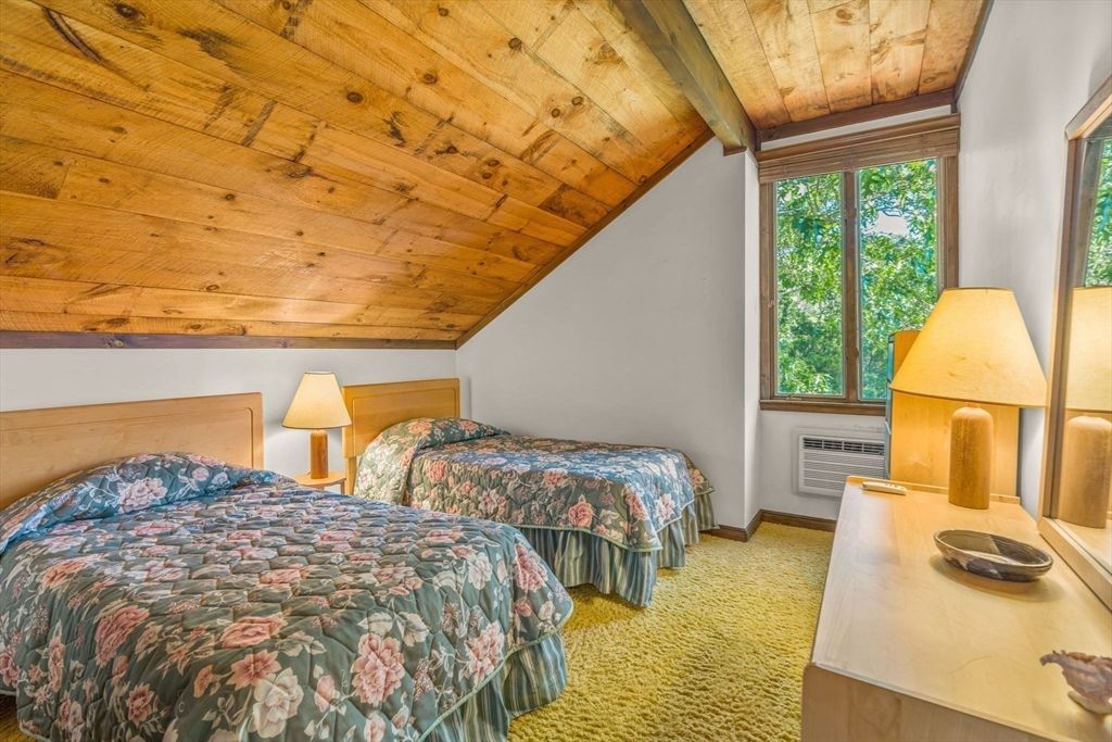Bedroom, Interior, Wooden Beams, Wooden Ceilings