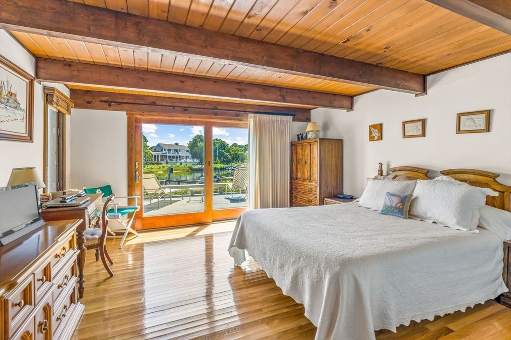 Bedroom, Home Office, Interior, Wooden Beams, Wooden Ceilings, Wood Texture Flooring