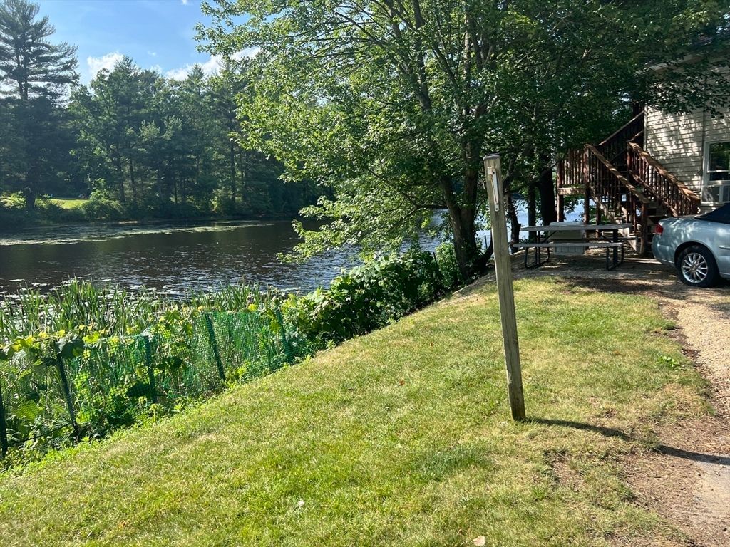 Exterior, Lake