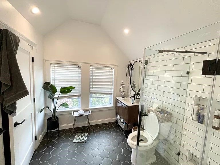 Bathroom, Interior, Recessed Lighting