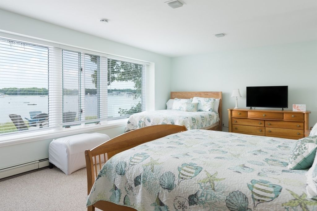 Bedroom, Interior, Water