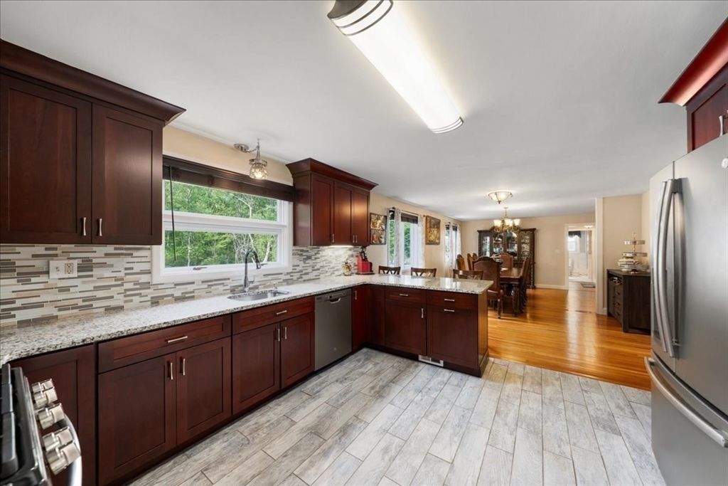 Chandelier, Dining room, Interior, Kitchen, Wood Texture Flooring