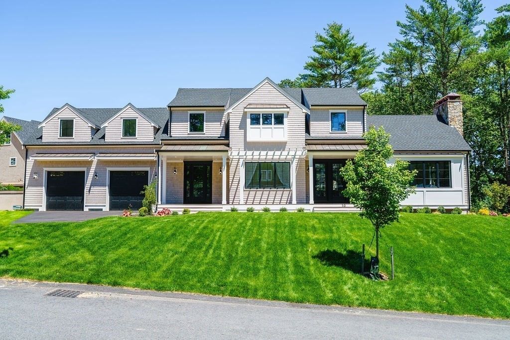 Attached, Exterior, Facade, Farmhouse