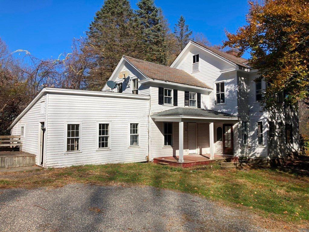 Exterior, Facade, Farmhouse