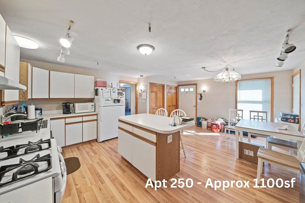 Chandelier, Dining room, Interior, Kitchen, Wood Texture Flooring