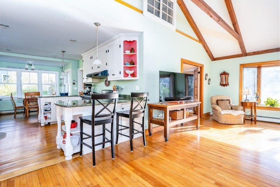Dining room, Interior, Kitchen, Pendant Lights, Wooden Beams, Wood Texture Flooring