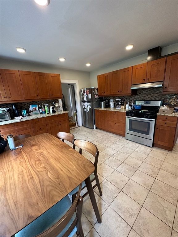 Dining room, Interior, Kitchen, Recessed Lighting, Stainless Steel Appliances