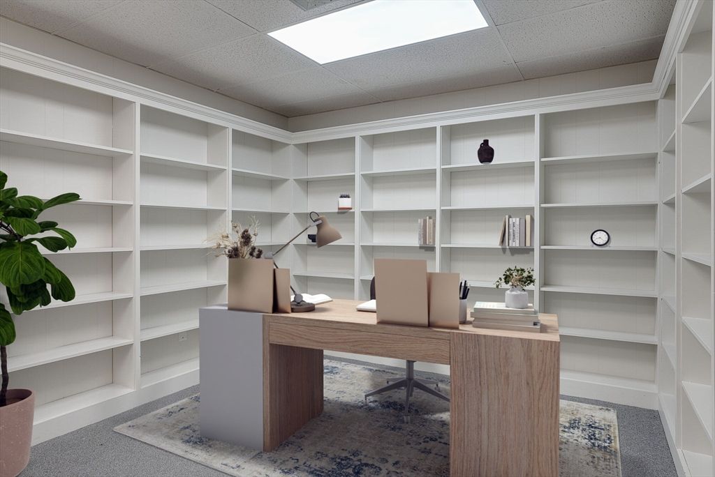 Home Office, Interior