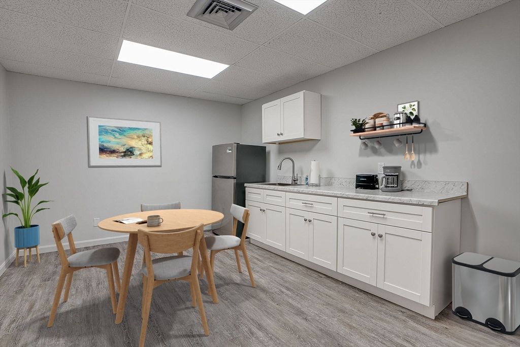 Dining room, Interior, Kitchen, Recessed Lighting, Wood Texture Flooring