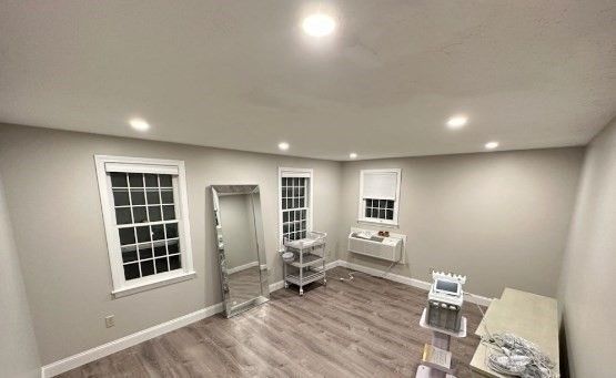 Interior, Recessed Lighting, Wood Texture Flooring