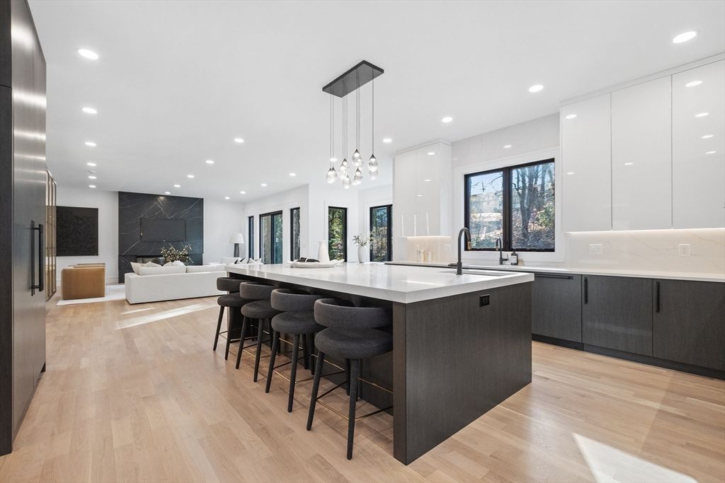 Interior, Kitchen, Living room, Marble Walls, Pendant Lights, Recessed Lighting, Wood Texture Flooring