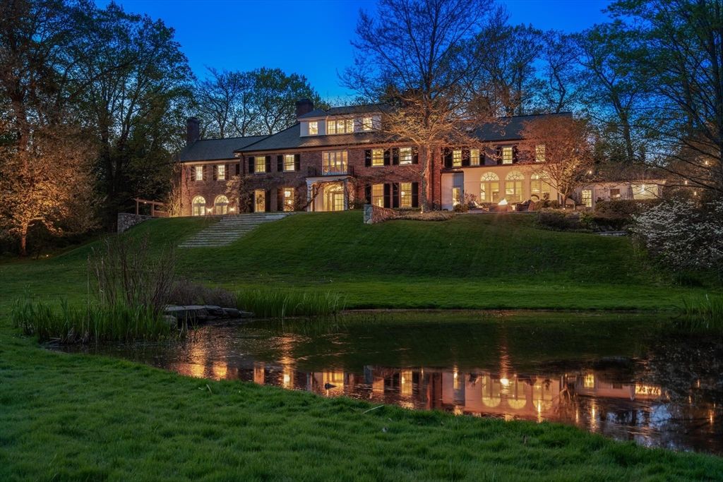Backyard, Exterior, Facade, Brick Facade, French Provincial
