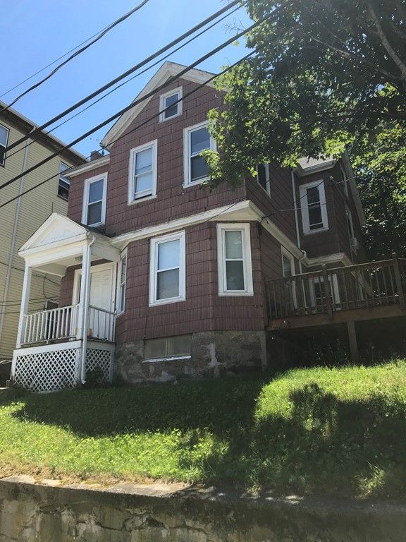 Exterior, Facade, Rowhouse