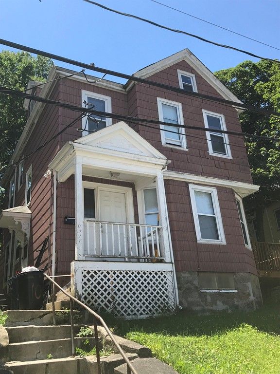 Exterior, Facade, Queen Anne Victorian
