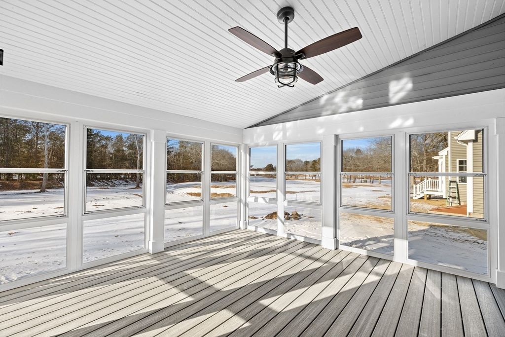 Interior, Sun Room, Water, Wood Texture Flooring
