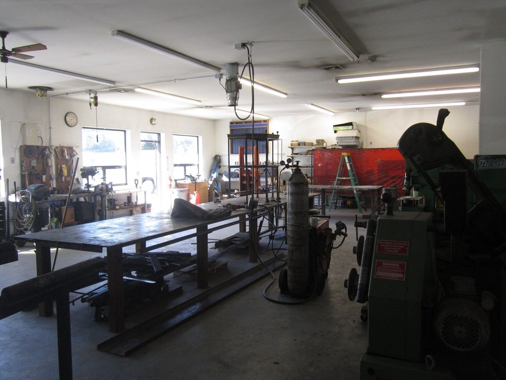 Dining room, Garage, Interior