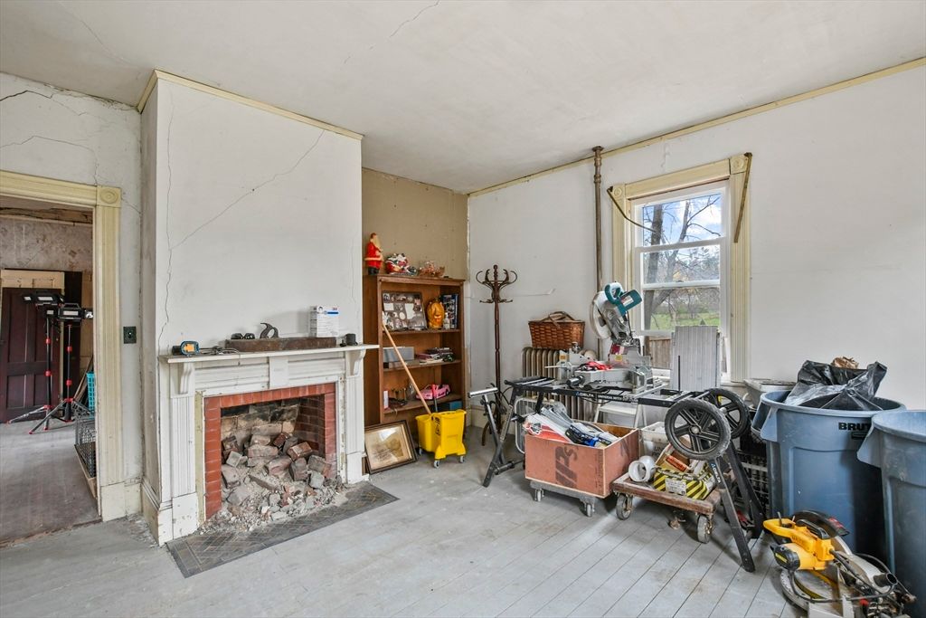Fireplace, Interior