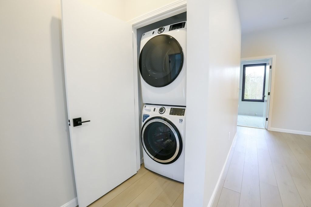 Interior, Utility Closets, Washer, Wood Texture Flooring