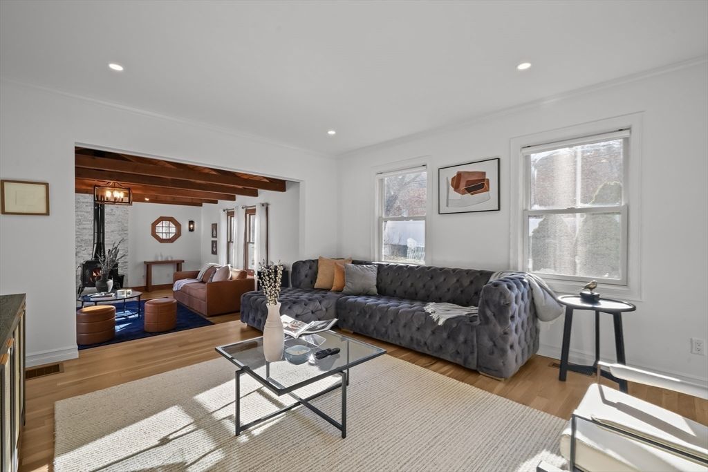 Interior, Living room, Recessed Lighting, Wooden Beams, Wood Texture Flooring