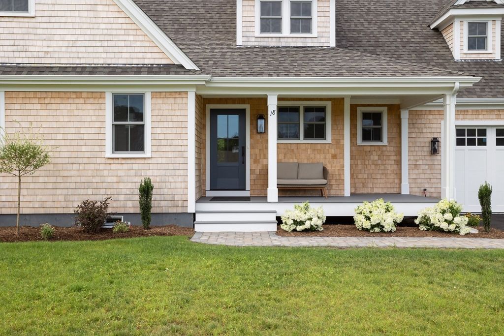 Attached, Exterior, Facade, Cape Cod